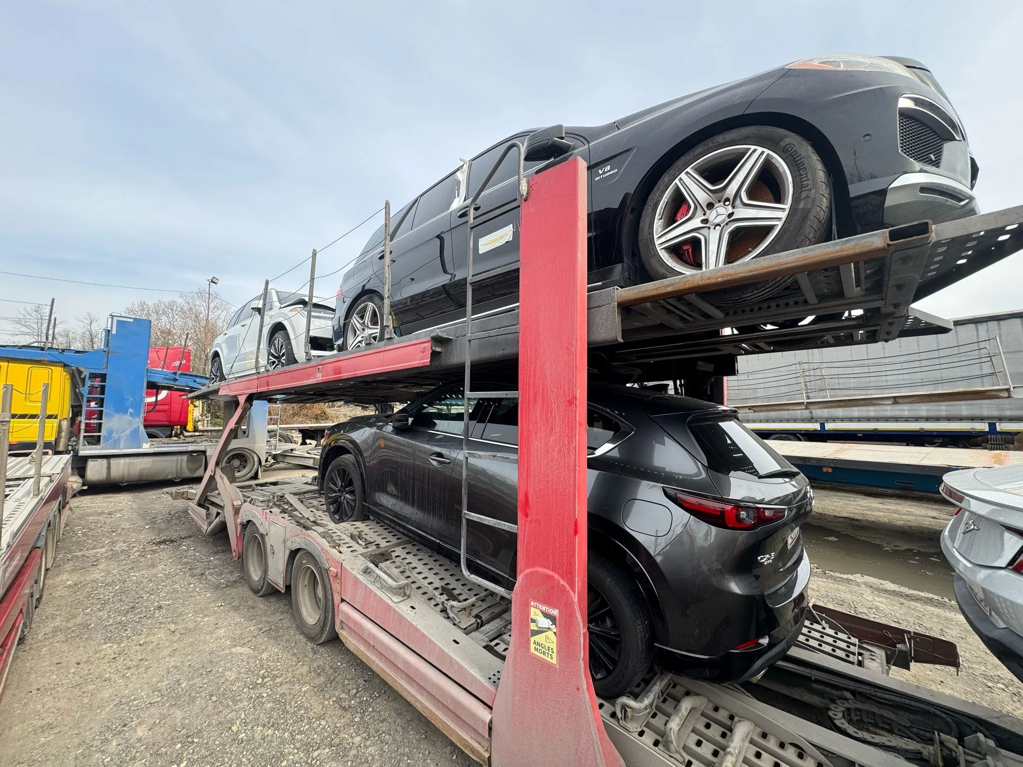 Автовоз с автомобилями